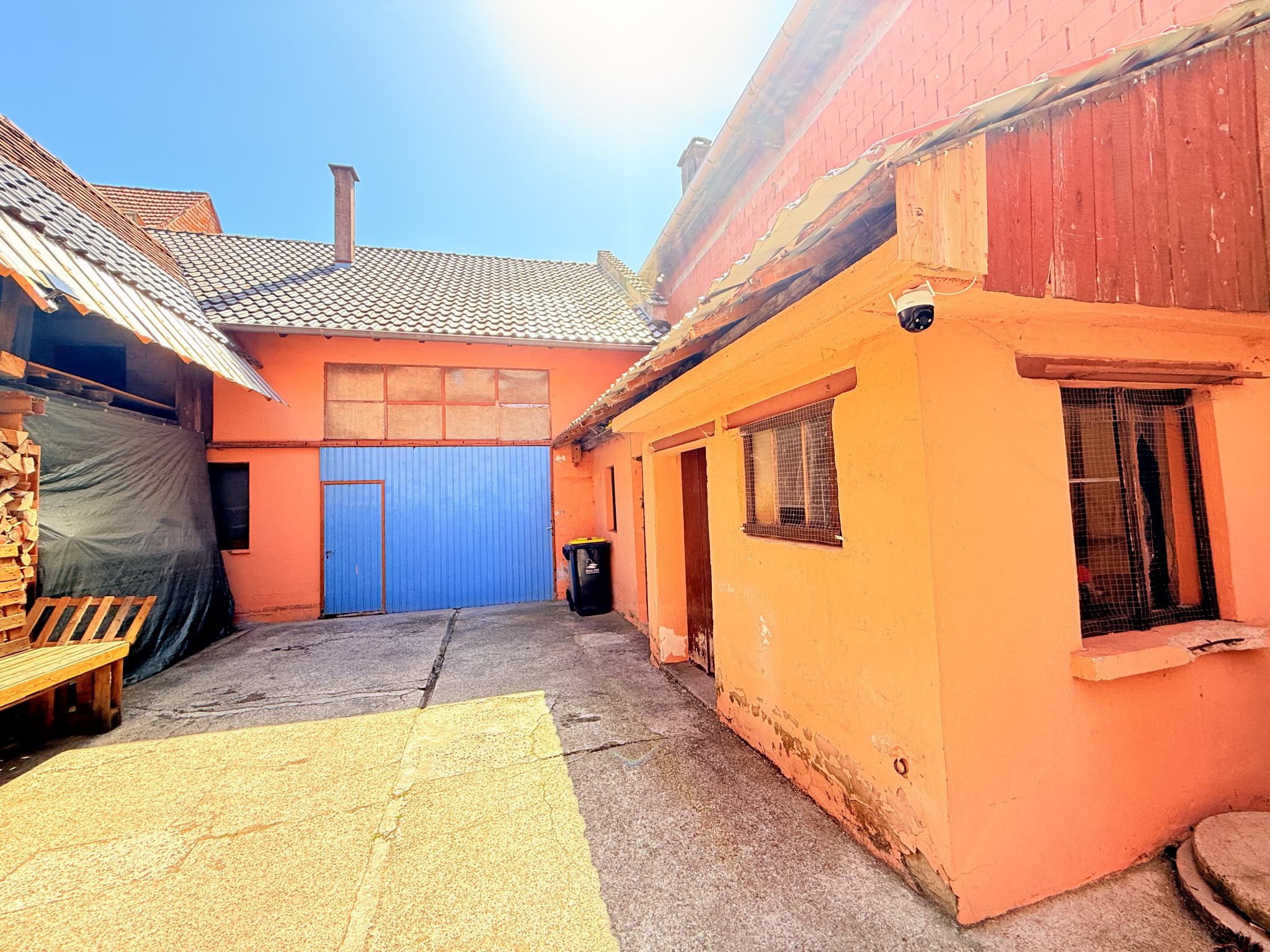 Maison 7 pièces 140m2 avec grange .
