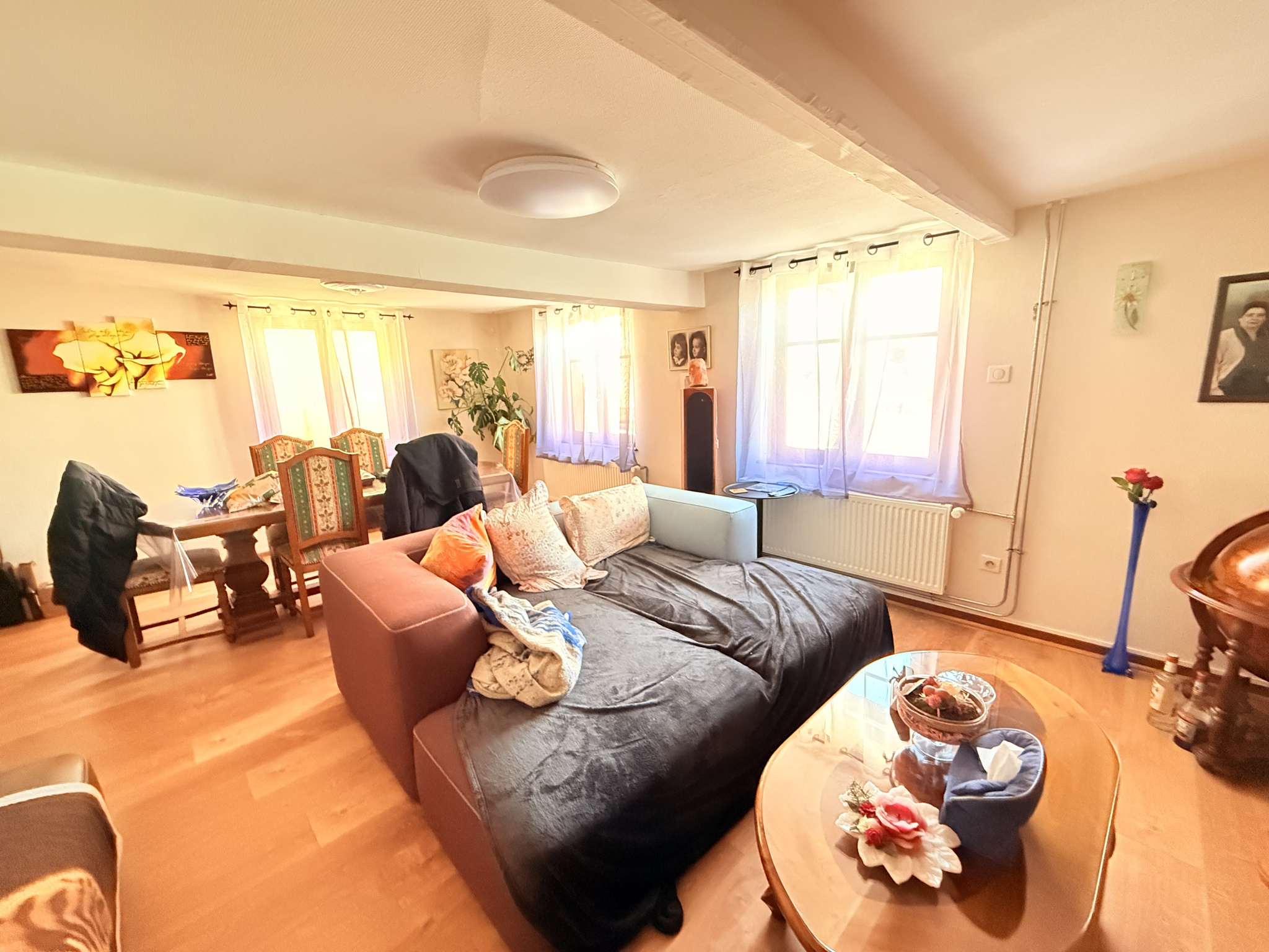 Maison 7 pièces 140m2 avec grange .