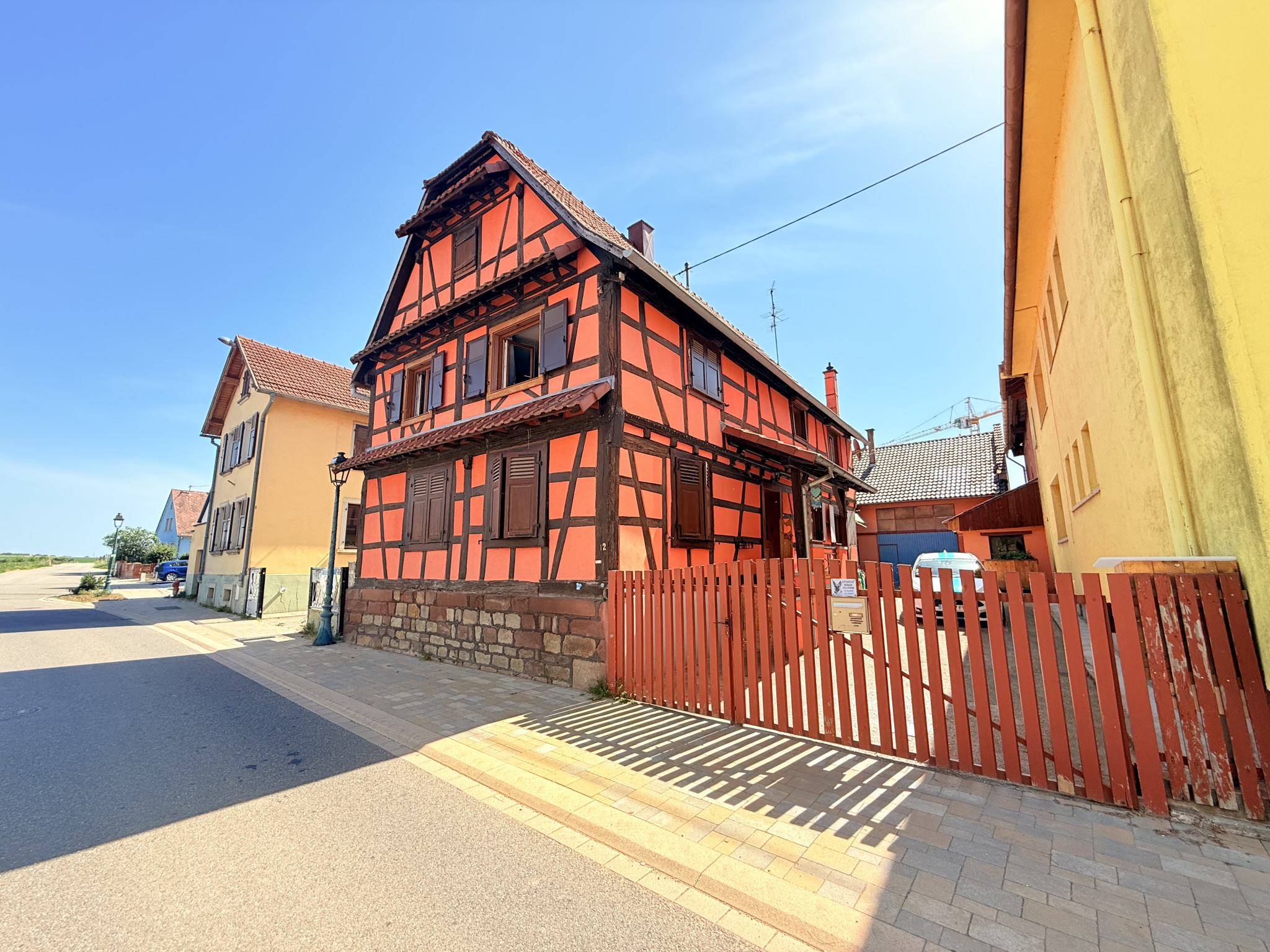 Maison 7 pièces 140m2 avec grange .