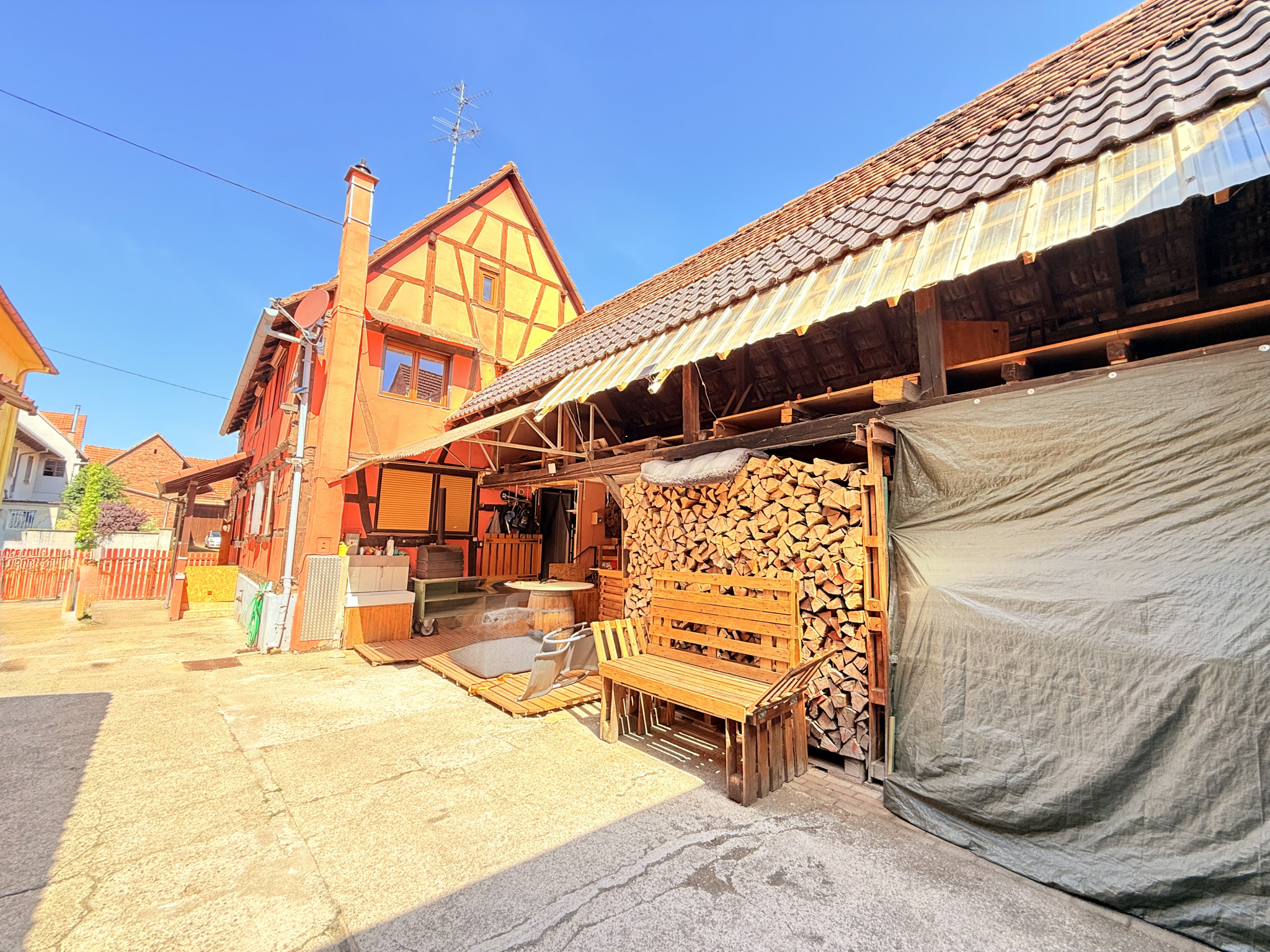 Maison 7 pièces 140m2 avec grange .