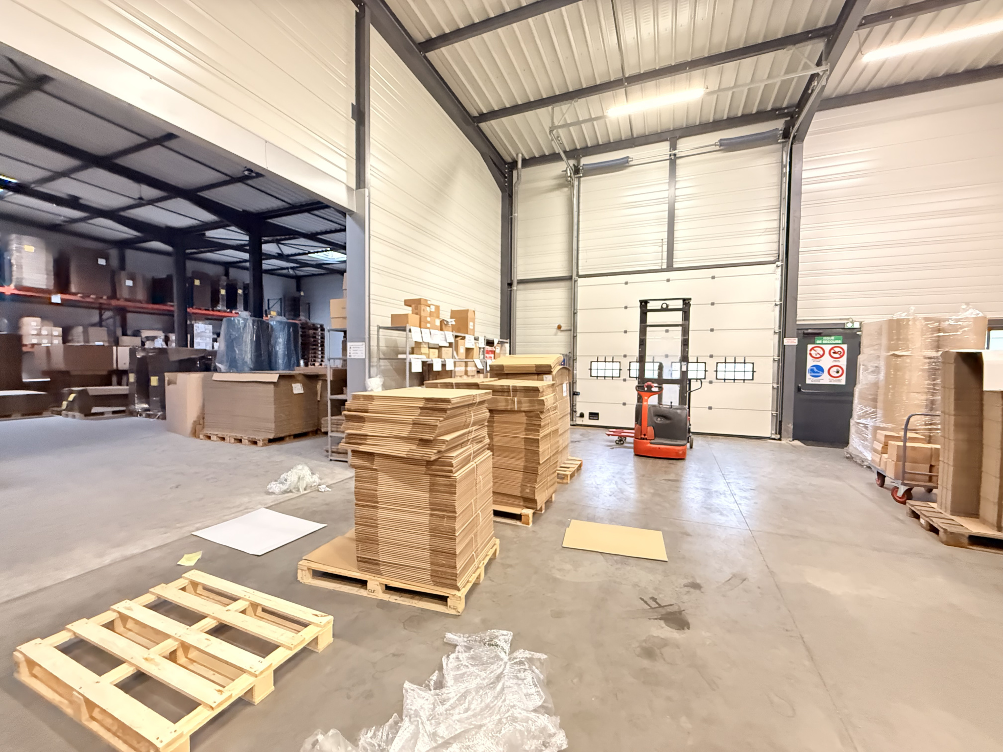 Hoerdt , zone du Birken , locaux de 839m2 sur 22,46ares