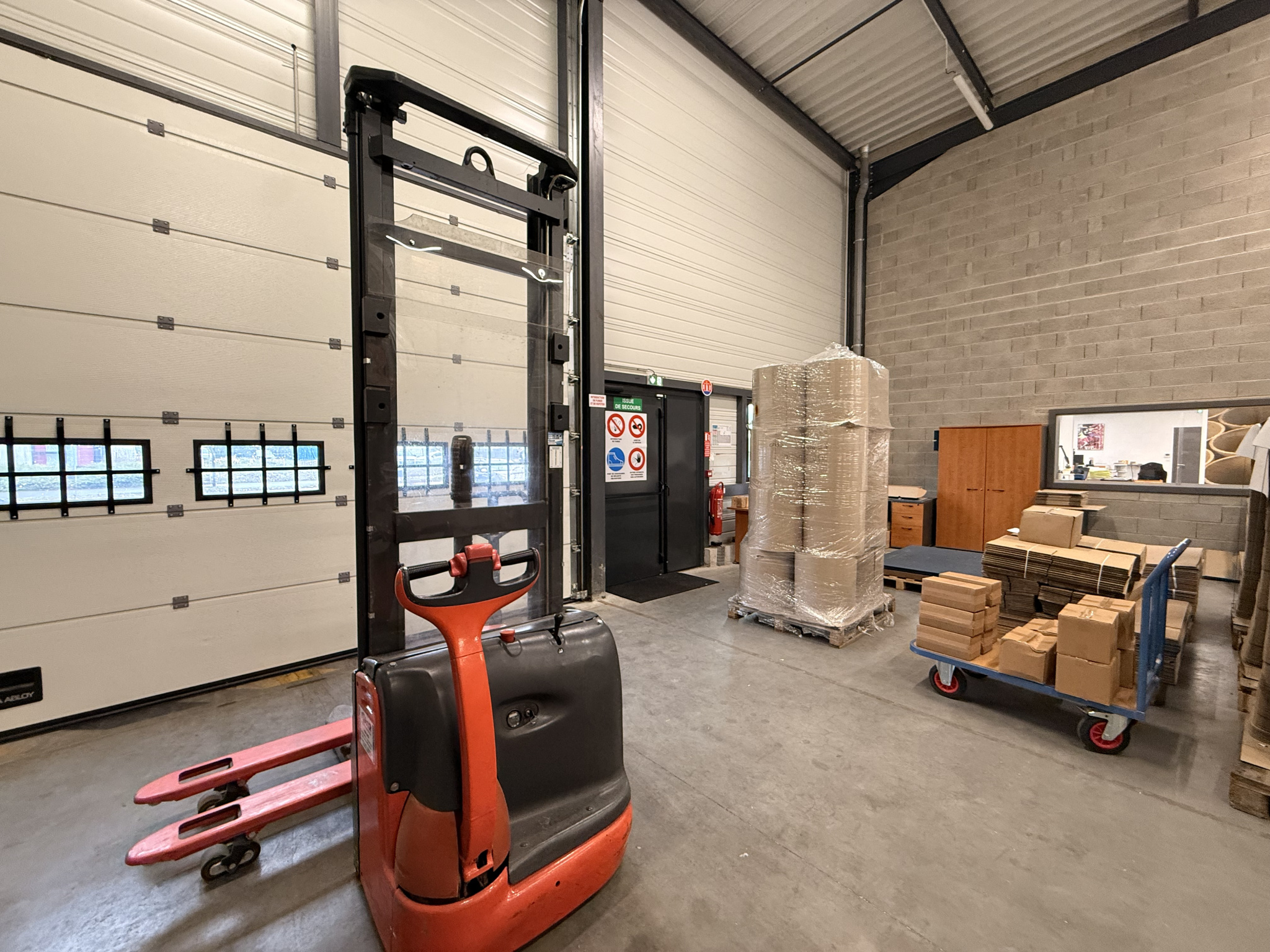 Hoerdt , zone du Birken , locaux de 839m2 sur 22,46ares