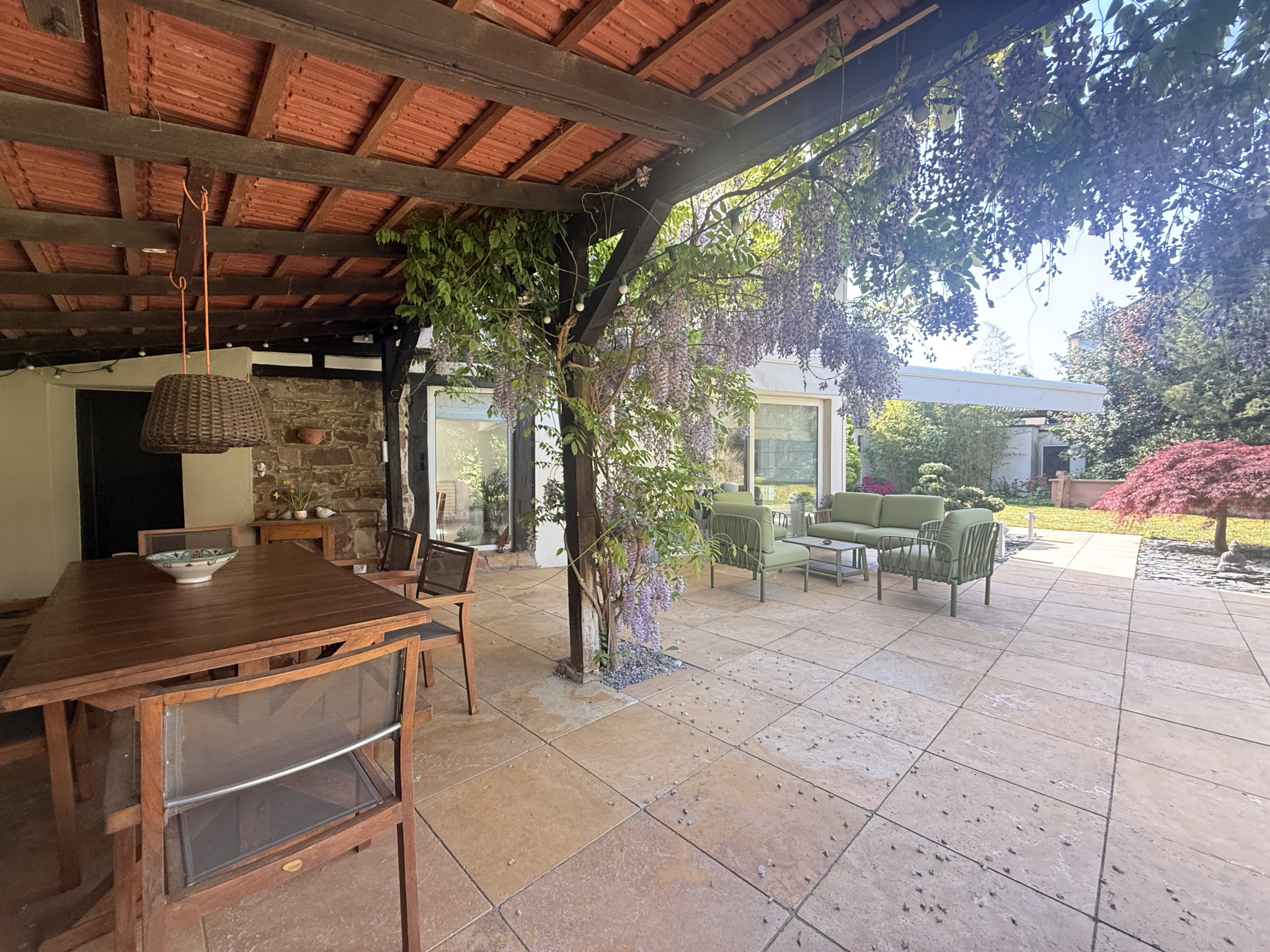 Authentique corps de ferme 7 pièces 302m2 sur 9,92 ares.