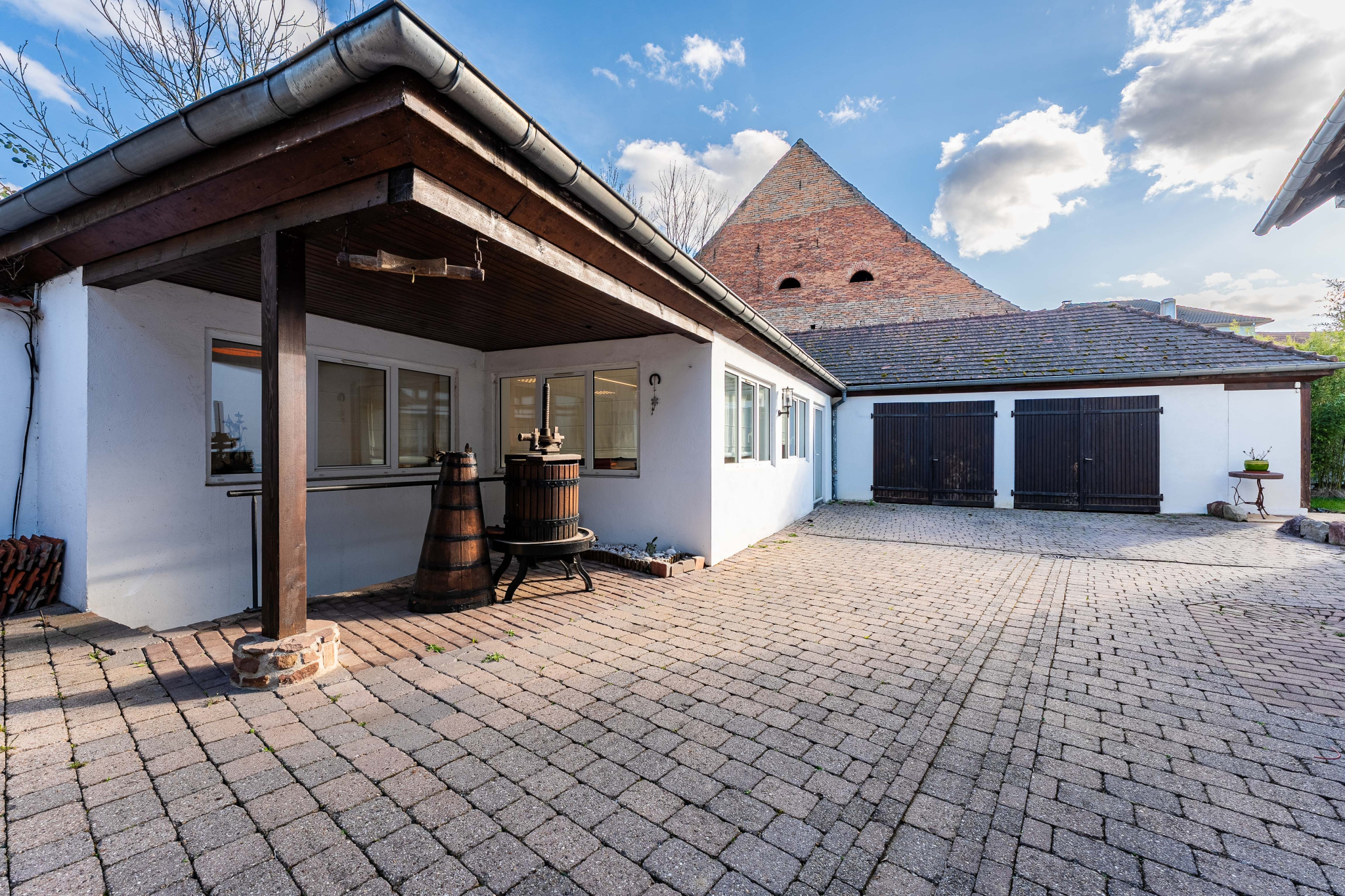 Authentique corps de ferme 7 pièces 302m2 sur 9,92 ares.