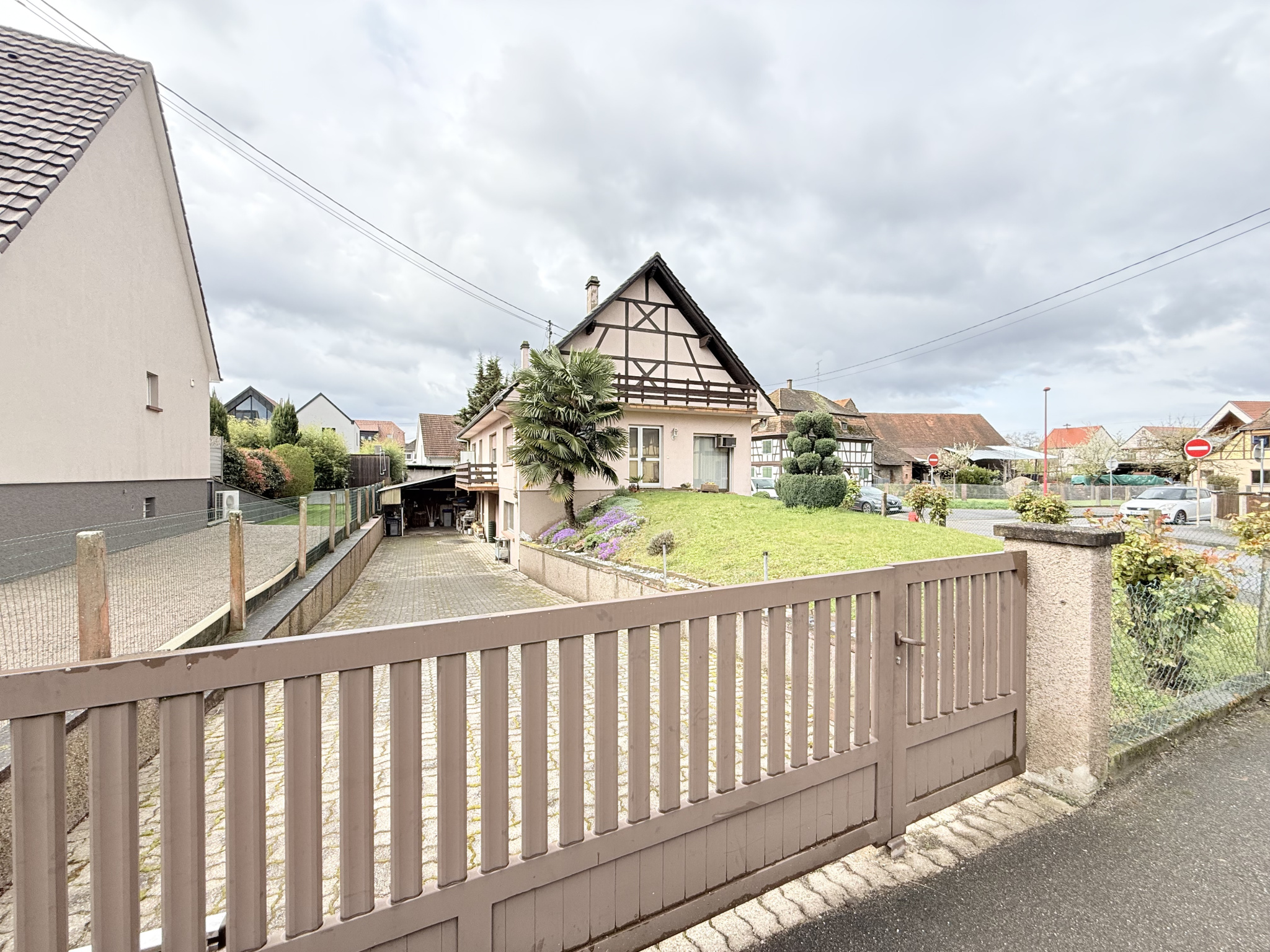 Immeuble 246m2 sur 5,82m2.