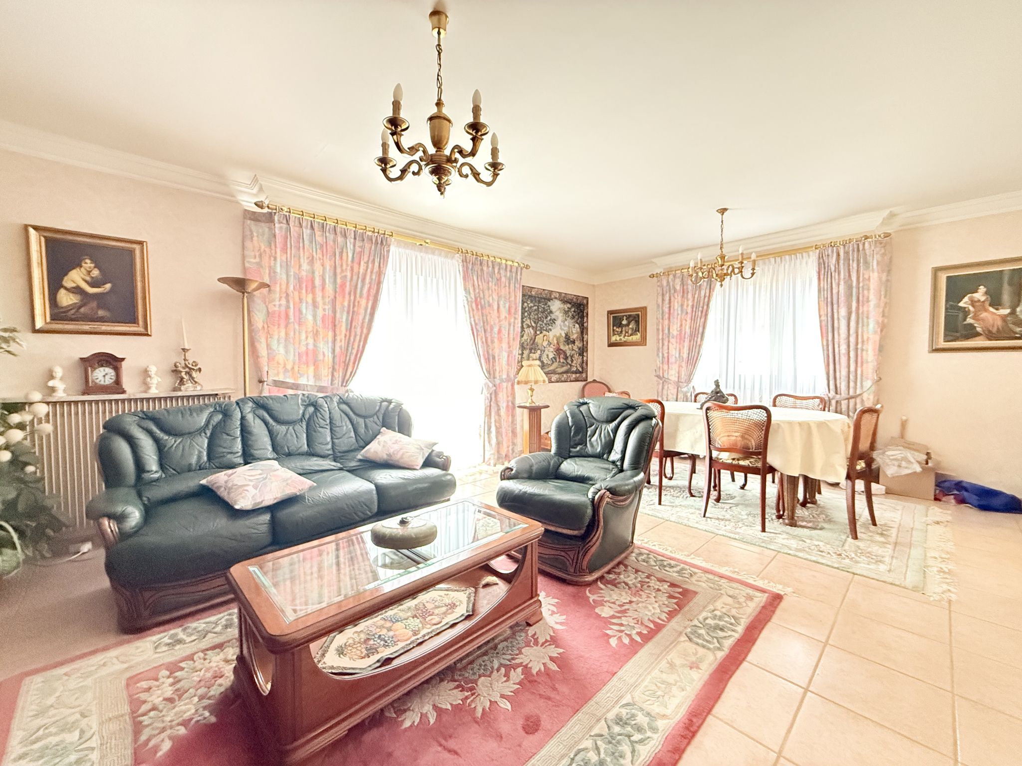 À saisir à Gries   Maison 4/5 pièces de 125 m2 hab. 4,06 ares.