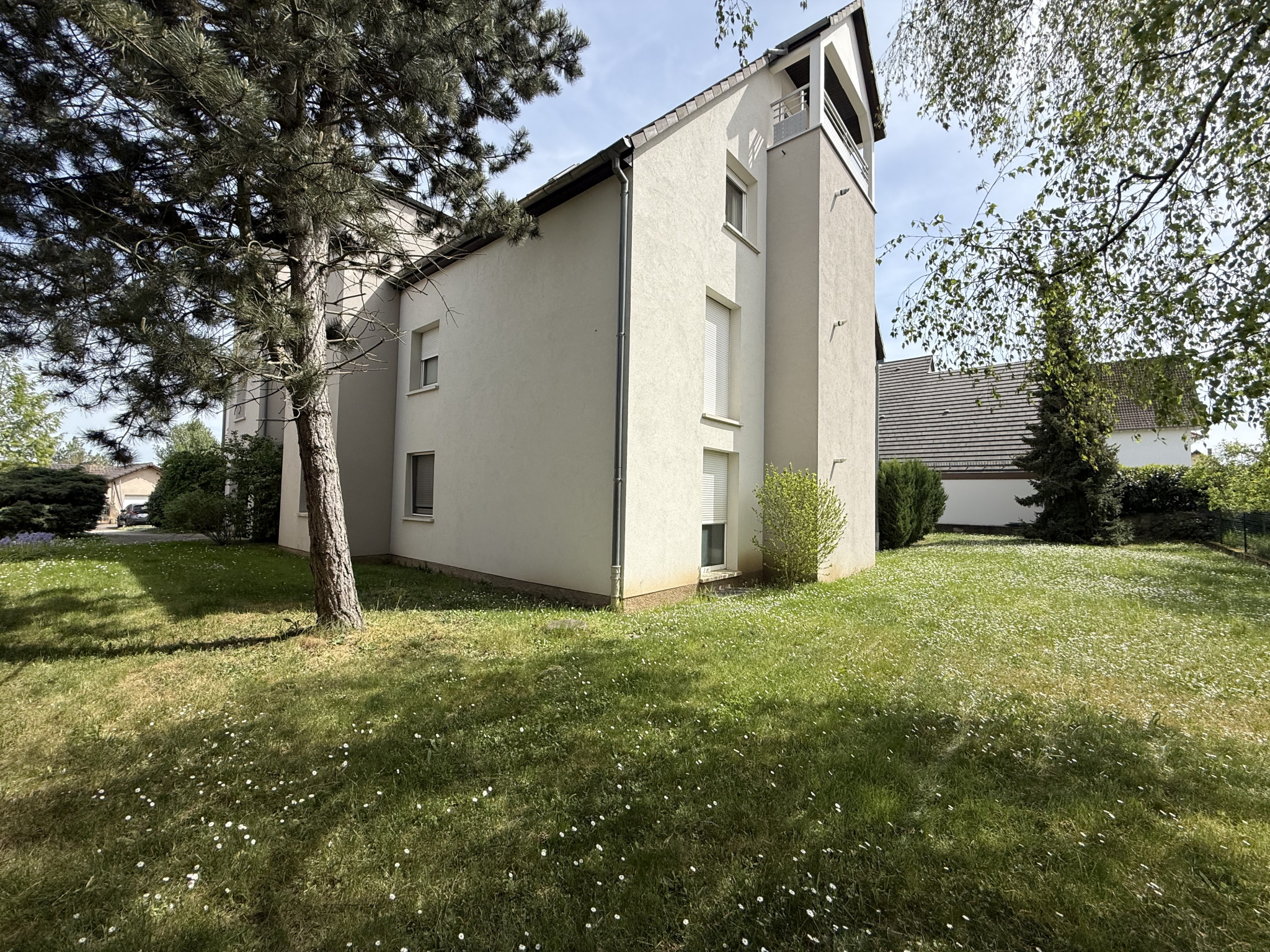 Hoerdt , beau 4/5 pièces duplex 135m2 au calme.