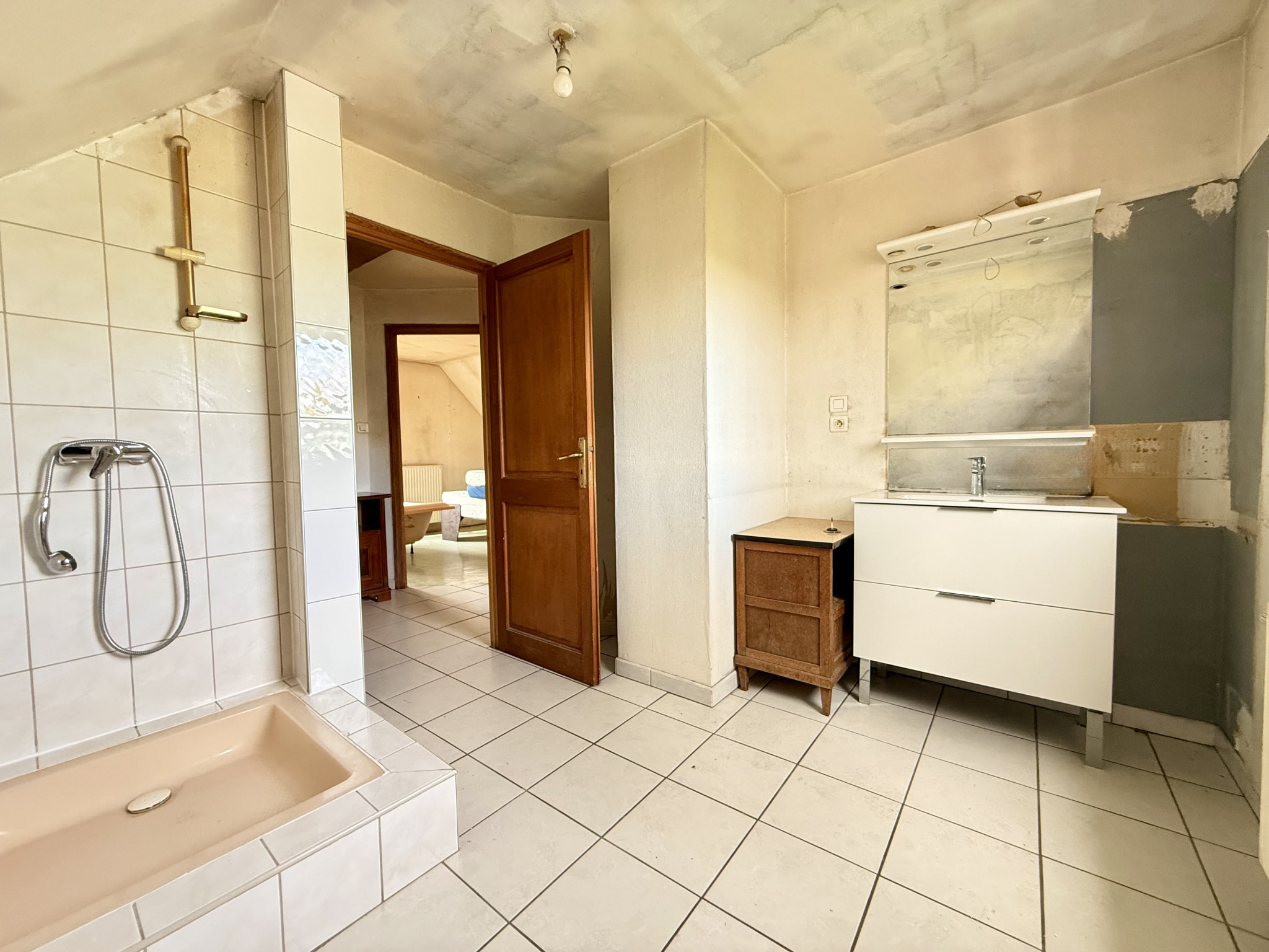 A saisir à Kilstett maison 4 pièces sur 2,84a.