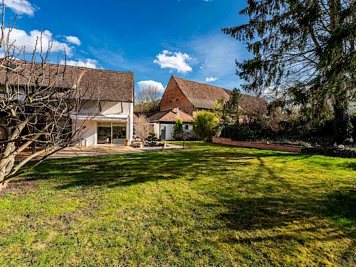 Authentique corps de ferme 7 pièces 302m2 sur 9,92 ares.