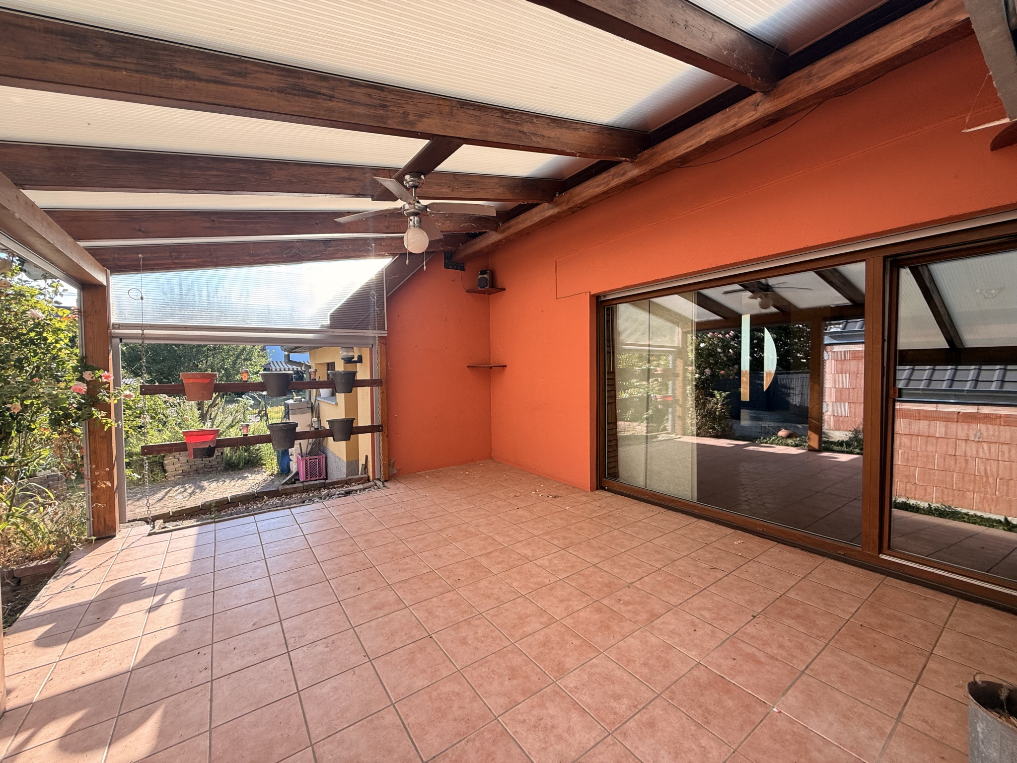 À saisir à Mundolsheim   Maison 6 pièces de 137 m2 habitables sur terrain verdoyant de 16,45 ares avec piscine