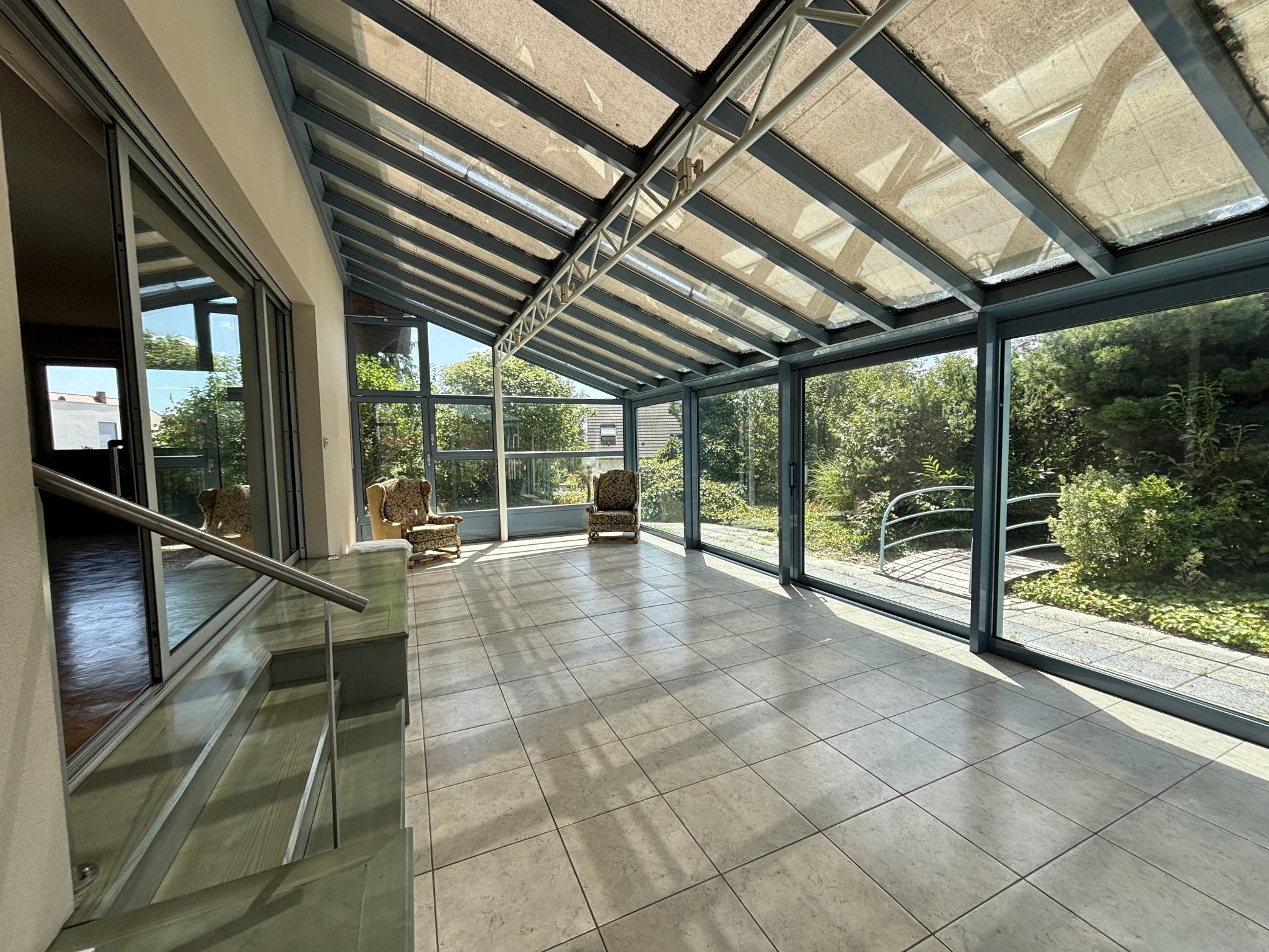 Élégante maison familiale de 220 m2 sur un magnifique terrain arboré de 15 ares