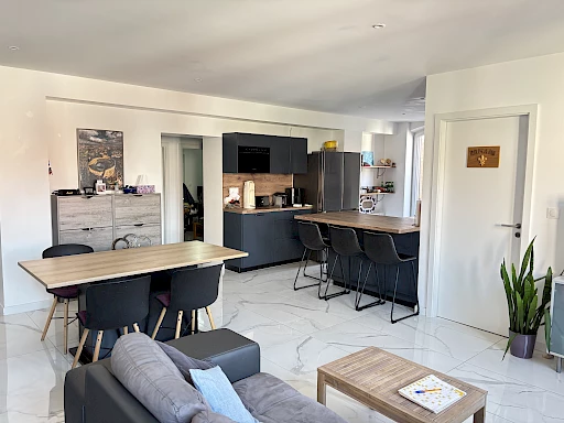 Superbe appartement 4 pièces lumineux de 92,7 m2 + parkings