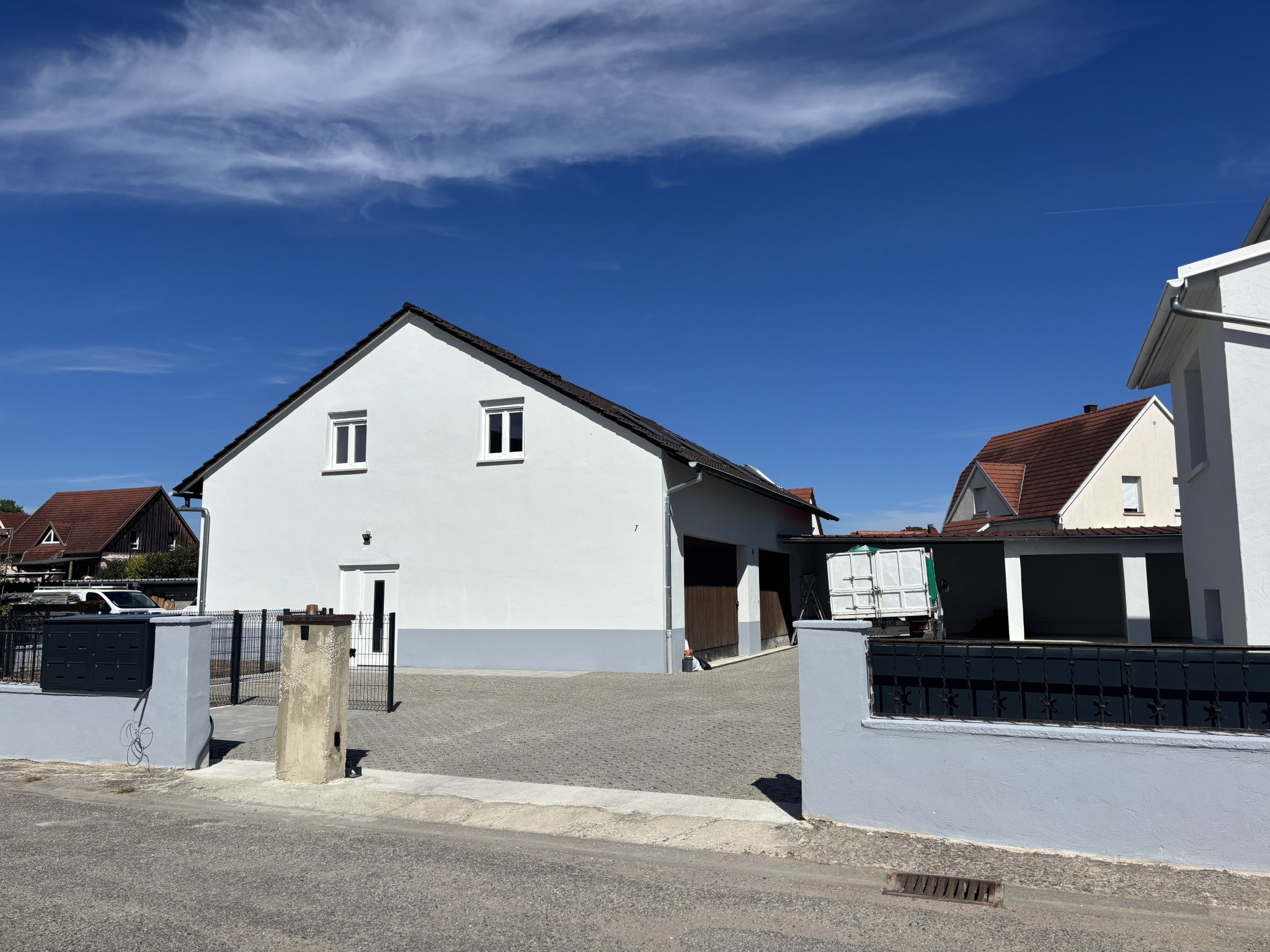 NOUVEAUTÉ   3 PIÈCES ENTIÈREMENT RÉNOVÉ   62,90 M2   ESPACE VERT & 2 GARAGES