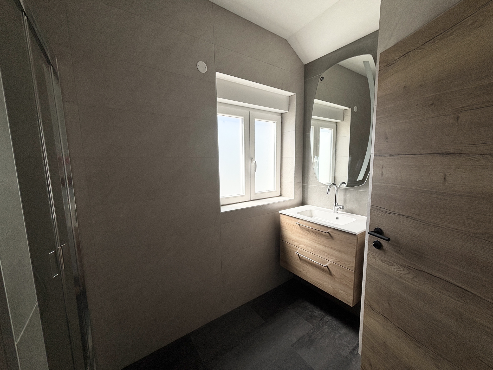 3 PIÈCES   40,10 M2 CARREZ   ENTIÈREMENT RÉNOVÉ
