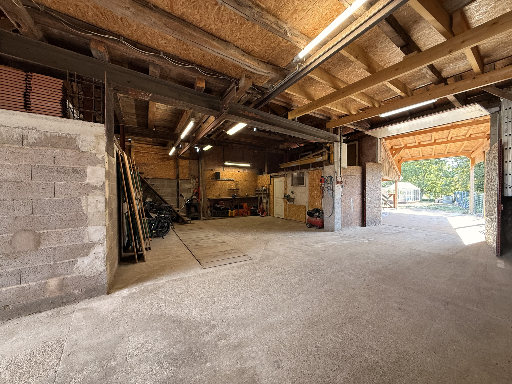 Maison 5 pièces avec grange et jardin sans travaux