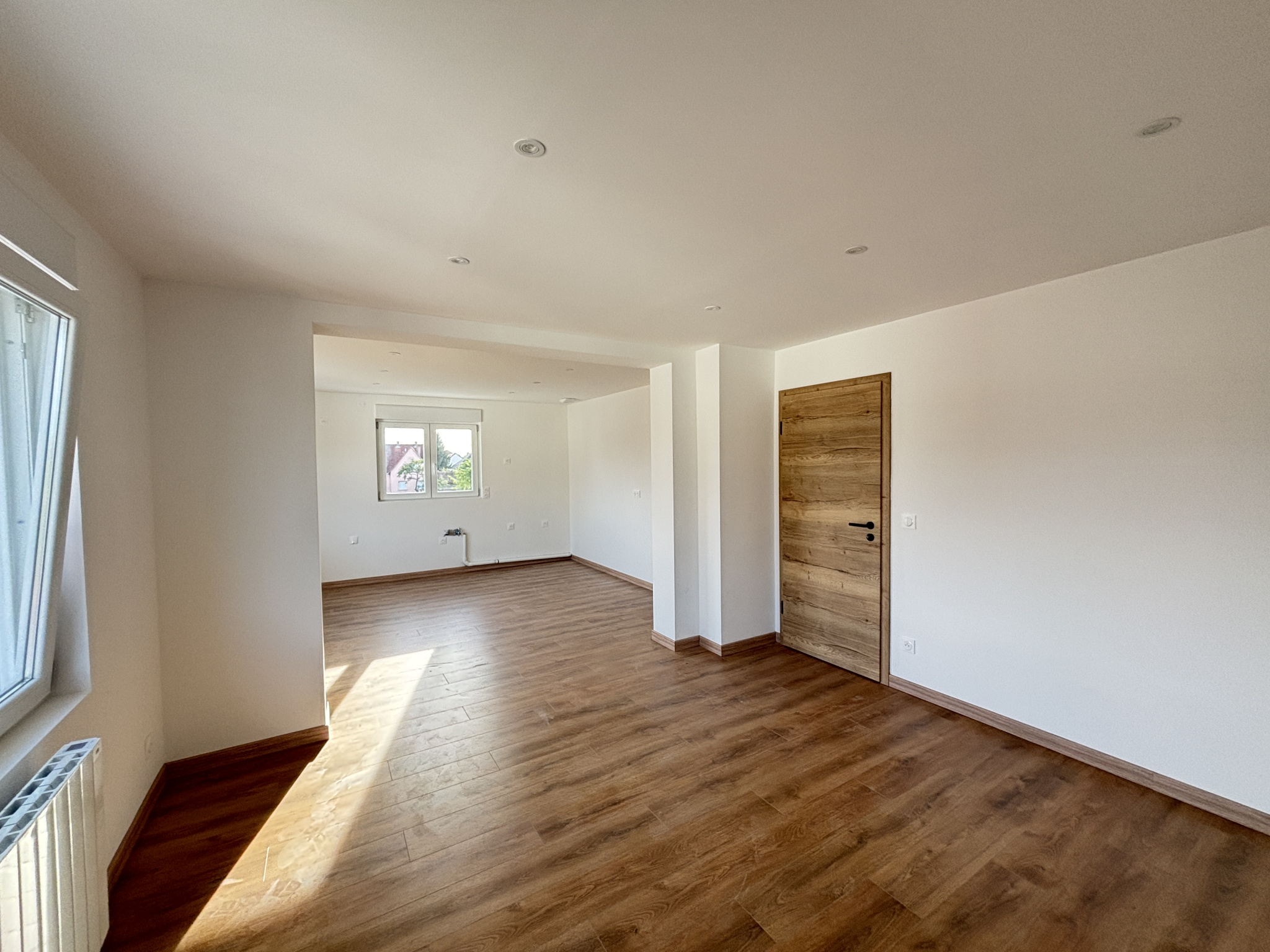 DUPLEX DE 125 M2   4 CHAMBRES   2 GARAGES + STUDIO INDÉPENDANT DE 25 M2