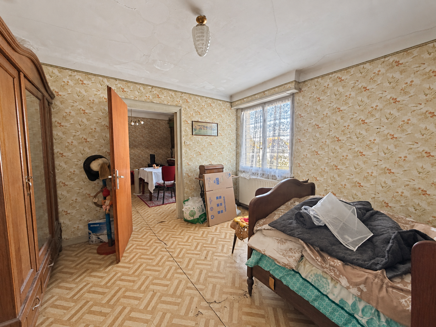 À SAISIR   MAISON 6 P À RÉNOVER SUR 9,46 ARES