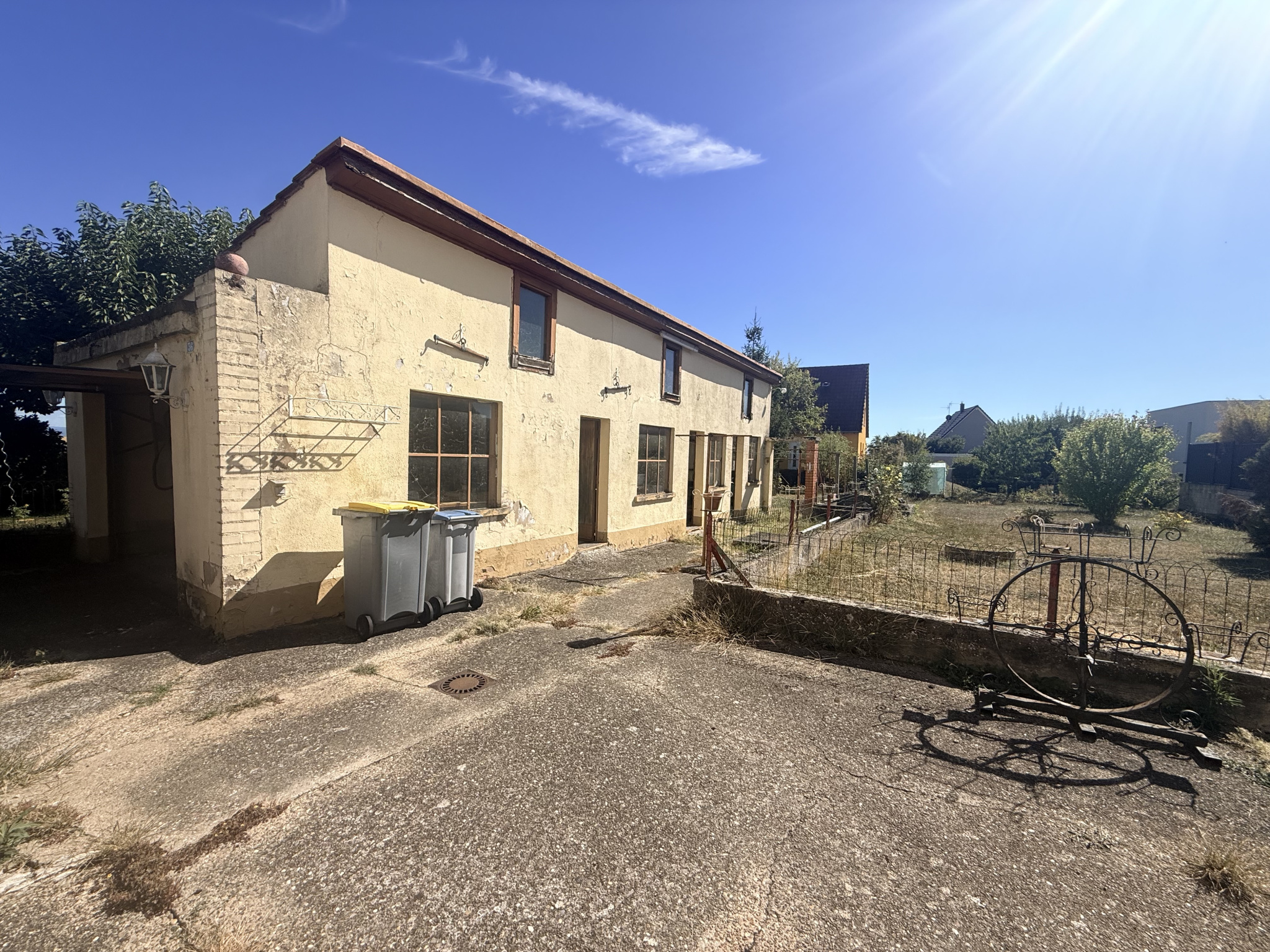 À SAISIR   MAISON 6 P À RÉNOVER SUR 9,46 ARES